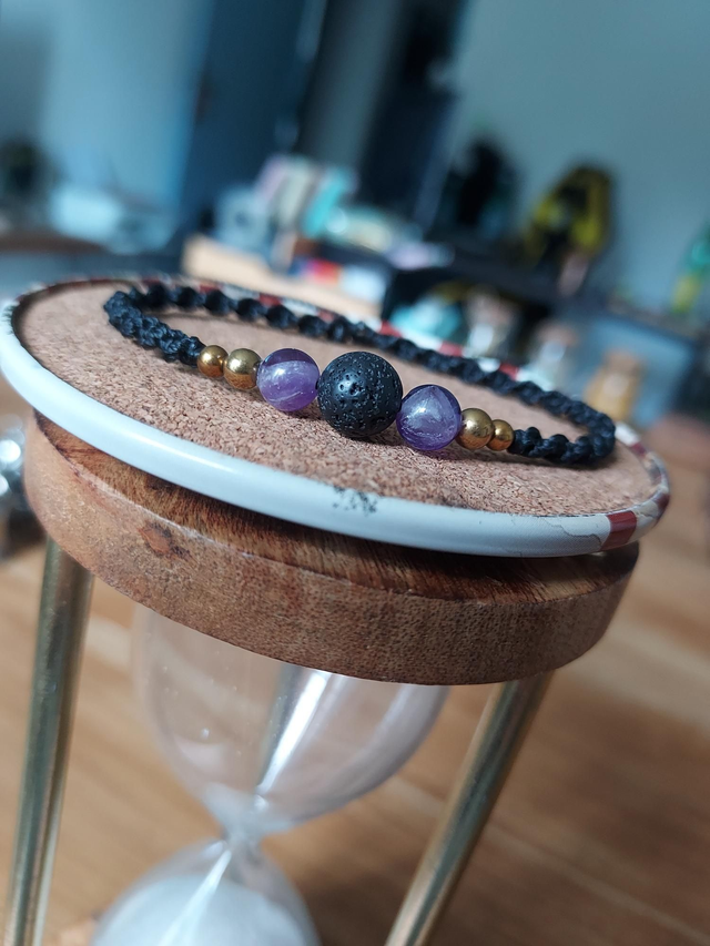 Améthyste - Pierre de lave