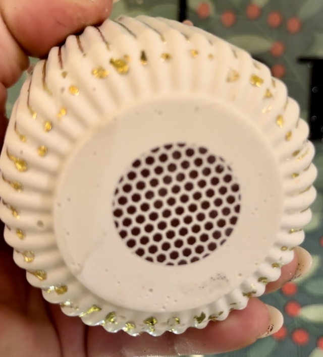 MATCH POT WITH STRIKER