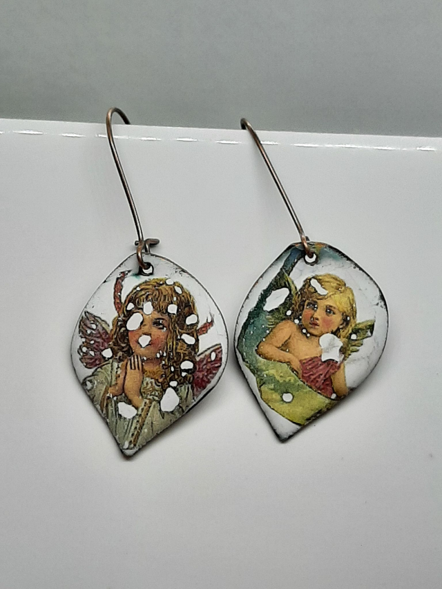 Boucles d&#039;oreilles blanches angelots