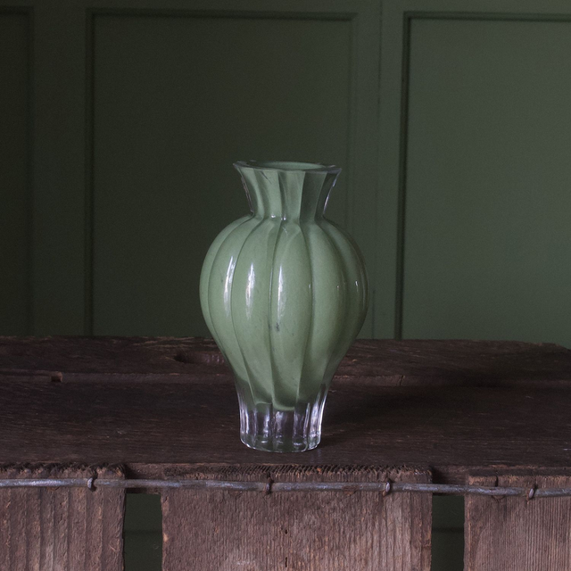 Ribbed Posy Vase