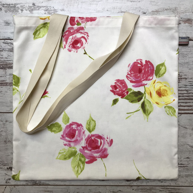 Grandes fleurs - fond blanc/vert