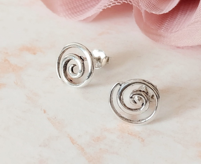 Pendientes en espiral de plata 925