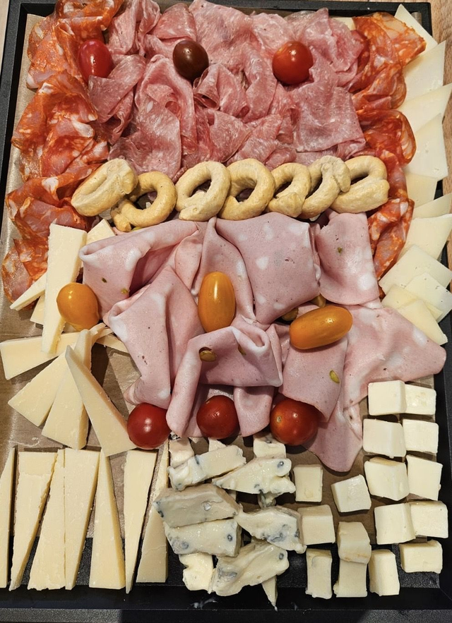 PREPARATION DE PLANCHE DE CHARCUTERIES ET/OU FROMAGES