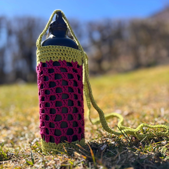 Porte-gourde en crochet - Prune & vert - Coton 