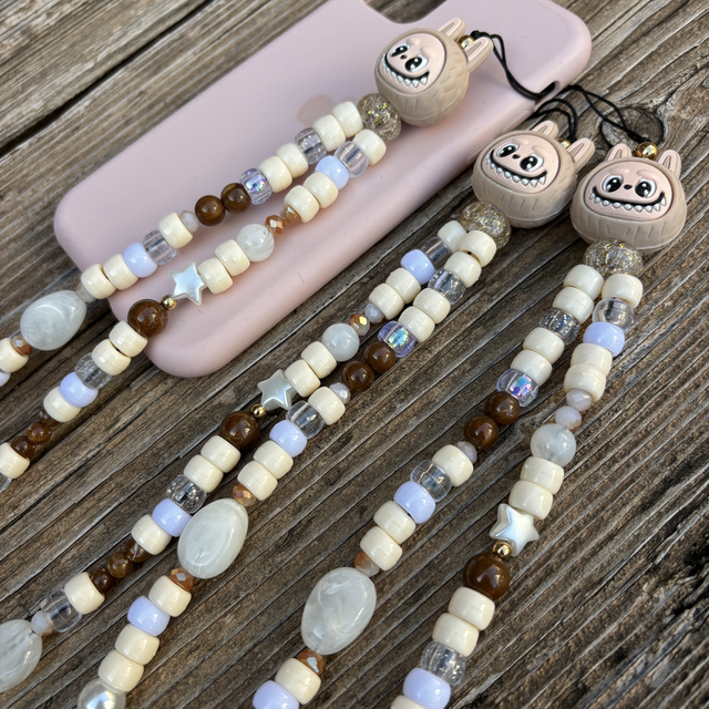 Grigri de téléphone Labubu naturel