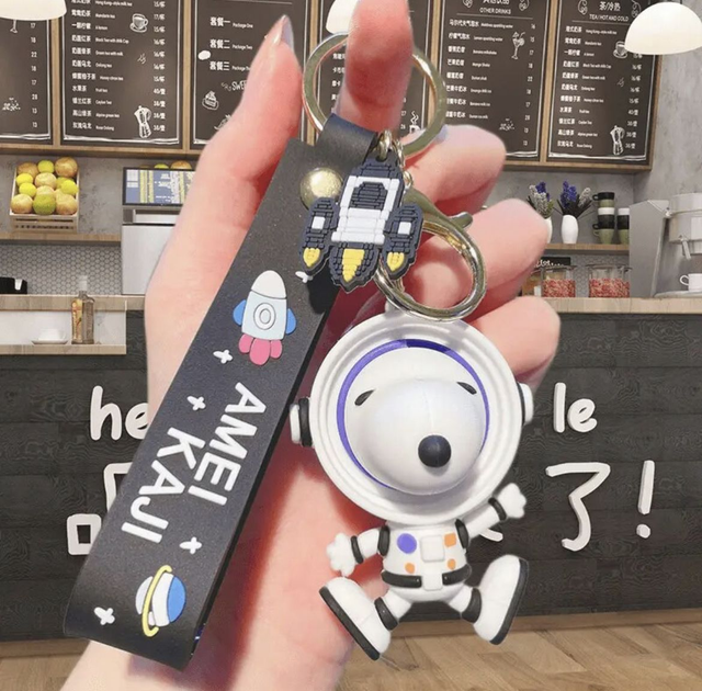 0340 - Peanuts - Snoopy als astronaut - zwart