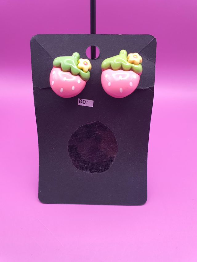 Clip Ons Strawberry
