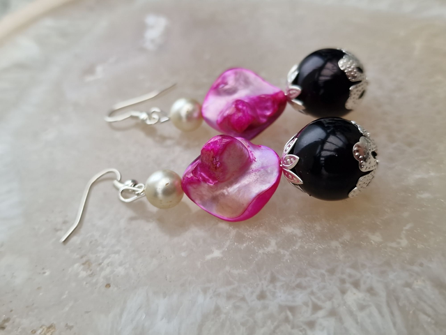 Boucles D'oreilles Perles Noir Et Blanc Perles Coquillage Fuchsia