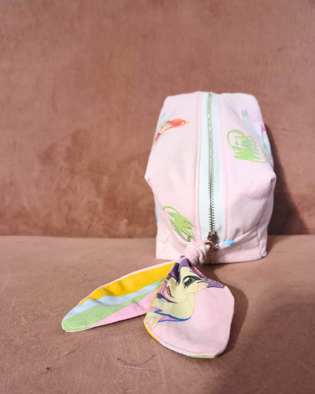 ✨ Trousse matelassée upcyclée – Édition Winx (Tecna & Bloom) ✨