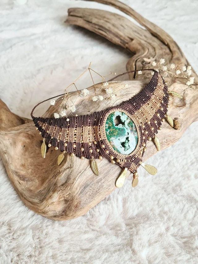 Collier elfique en micro-macramé, Malachite druze naturelle, Bijou sorcière bohème