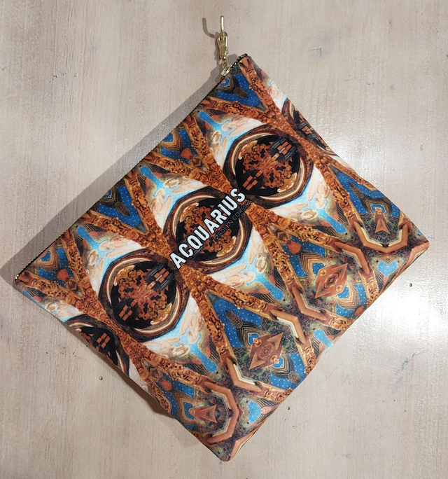 Valencia Rouge. Pochette et trousse en velours.