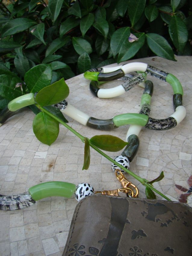 Bijou de téléphone perles tubes Garmee Panna