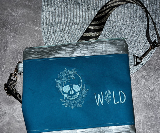 Tasche Totenkopf gestickt 