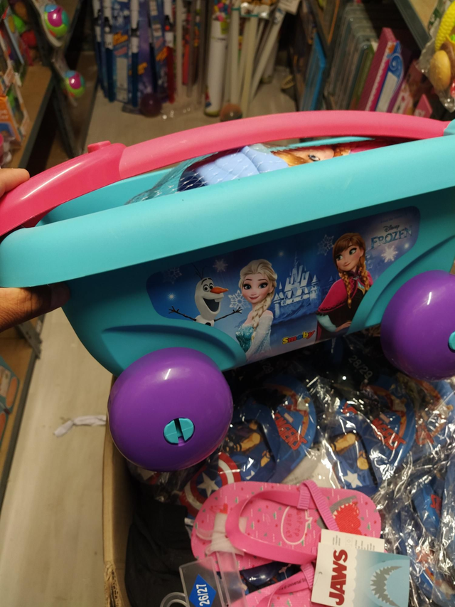 CHARIOT REINE DES NEIGES ET ACCESSOIRES