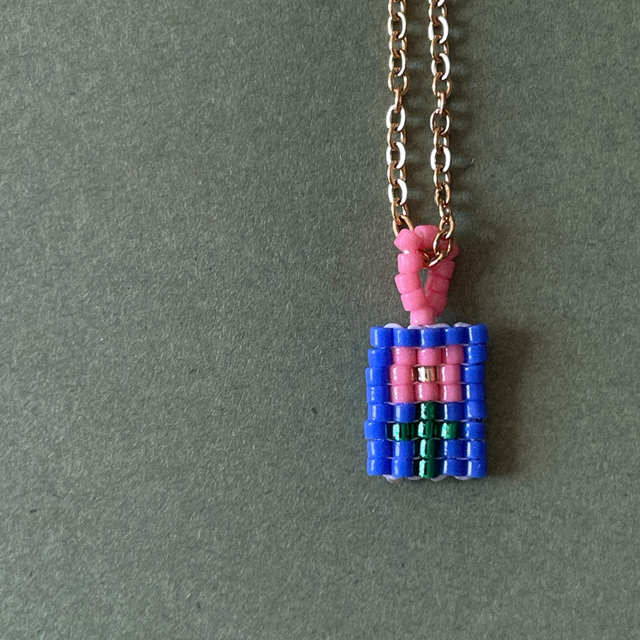 Collier tissé fleur 02