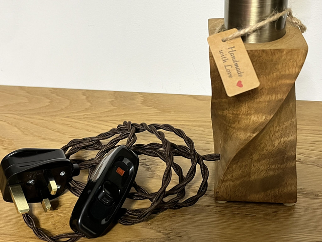 Room lamp made of mango wood and an Edison light bulb.