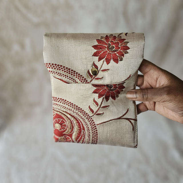 Pochette livre de poche Rubis