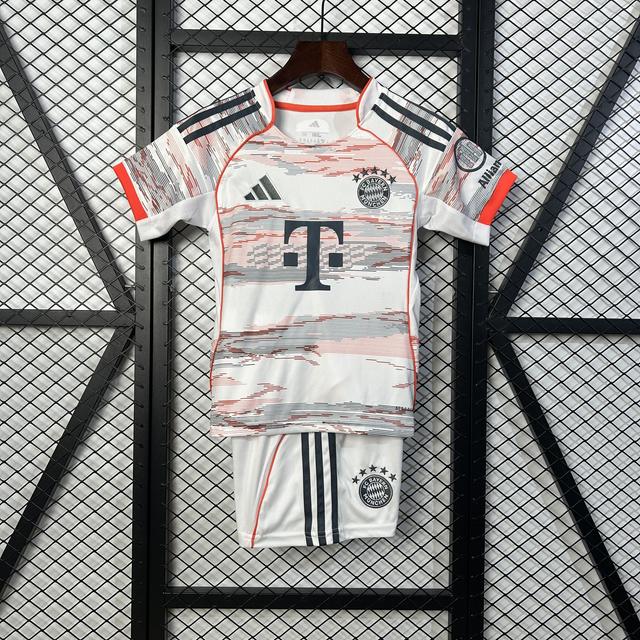 Conjunto camiseta + pantalón NIÑOS 2ª Bayern Múnich - 25-26