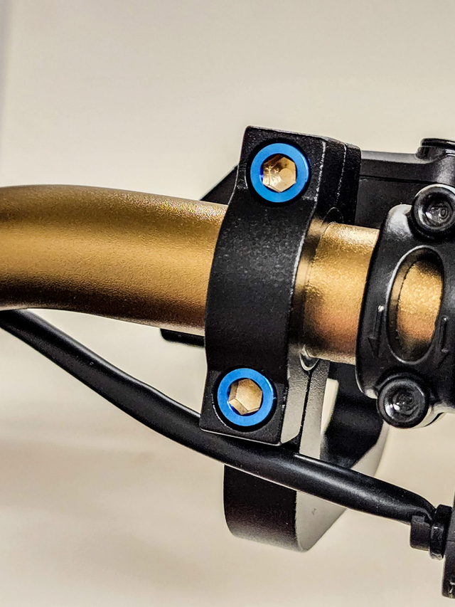 Vis titane pour protèges mains Warp9