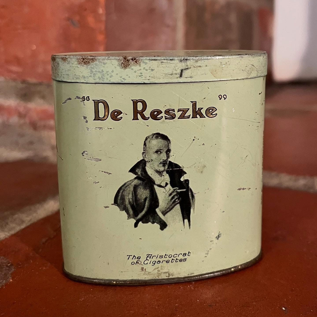“De Reszke” vintage cigarette tin 