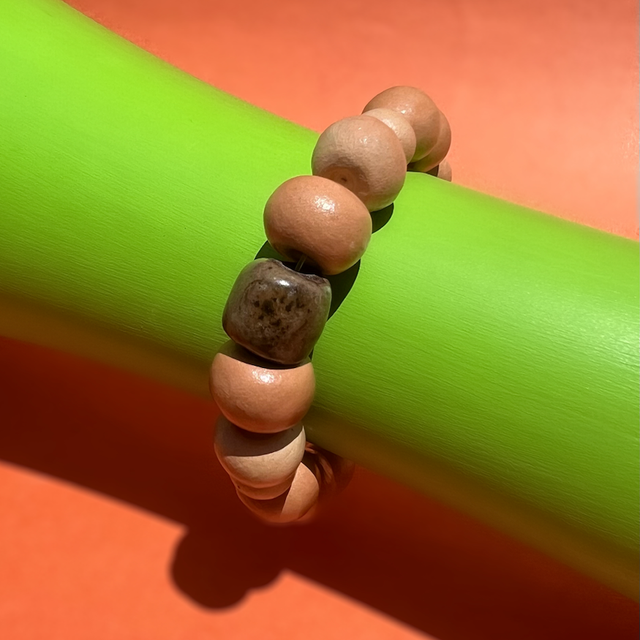 Pulseira Bolas Marrom Média — Peça ÚNICA 