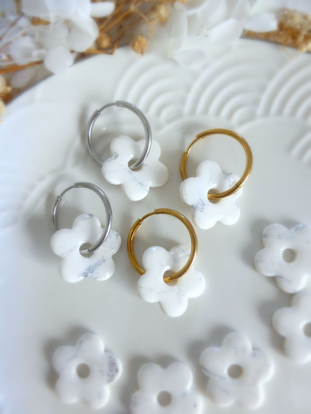 Perles fleurs blanches - Mix &amp; Boucles