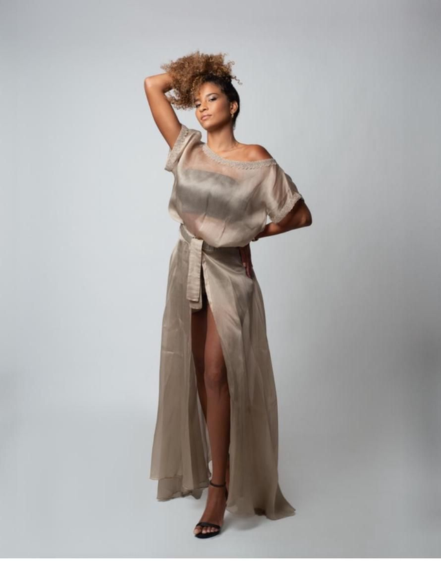 VENDUE ! Jupe Fendue en organza de soie beige 