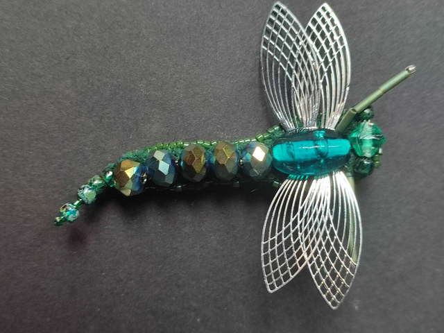 Z-Broche libellule turquoise et verte en perles de verre, Tissé main en pièce unique 