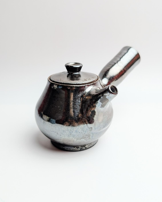 Yokode no kyusu "sreberko"