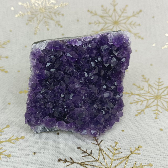 Améthyste Violette / Géode / Bord Brut / Grade AA+ / Uruguay / 240 gr