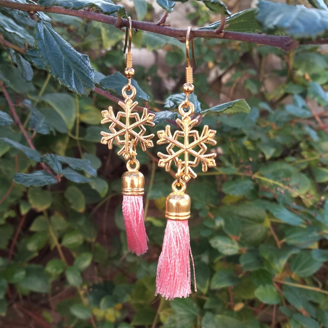 Snowflake Tassels