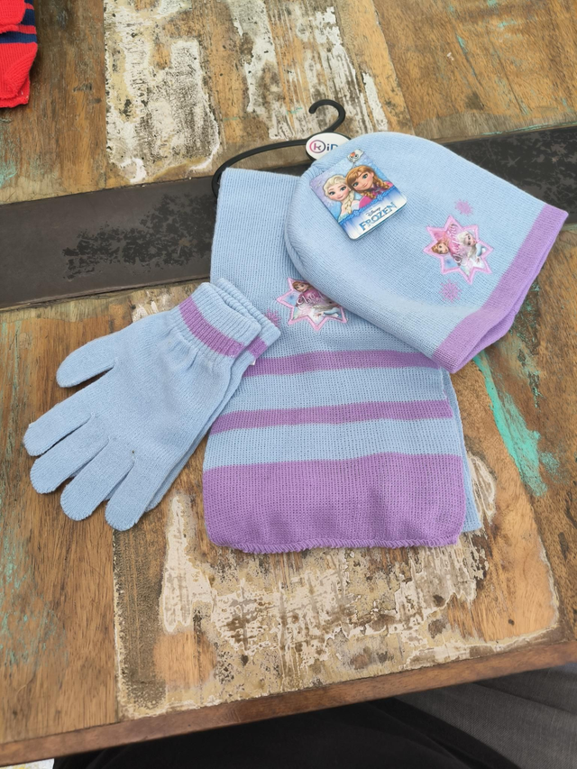 ENSEMBLE BONNET ÉCHARPE GANTS LA REINE DES NEIGES 