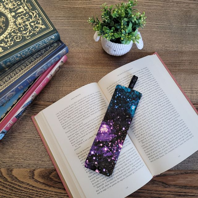 Marque-page 071 : Univers