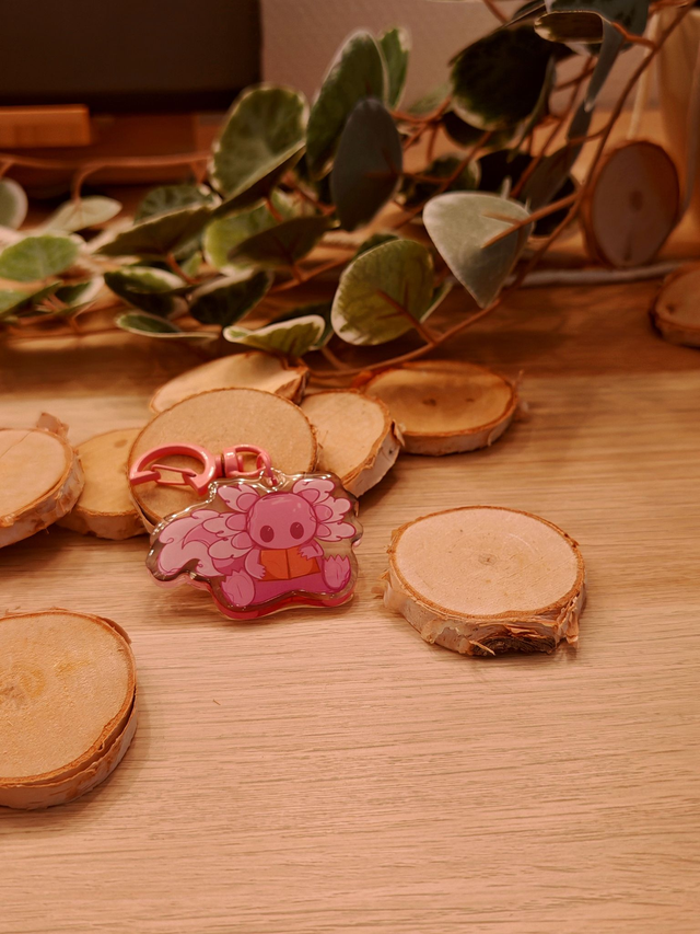 Read Axolotl - Keychain