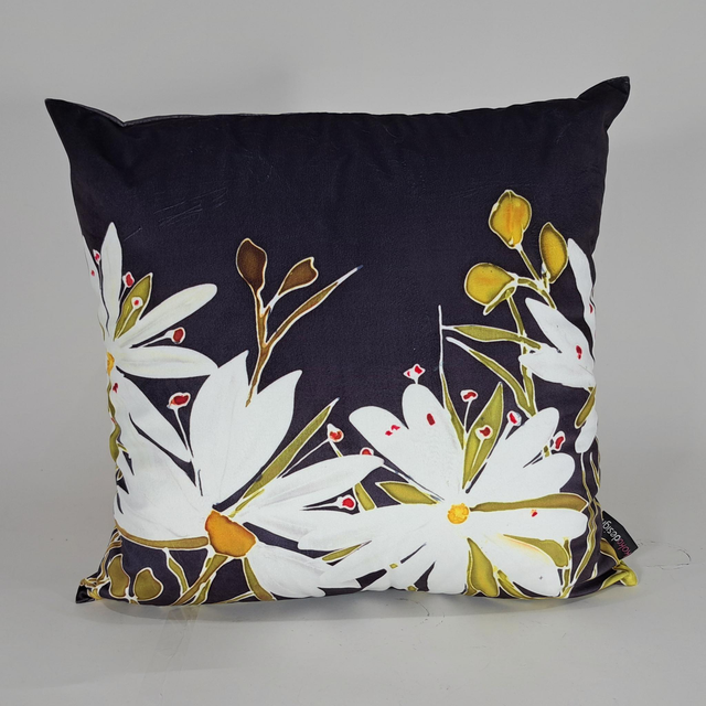 Lesser stitchwort velvet cushion 