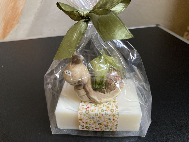 Schafmilchseife weiß mit Schneckenfigur