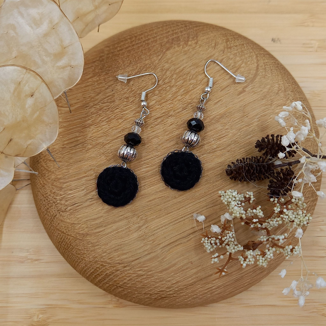 Parure noir et argenté - Boucles d&#039;oreille noires pendantes