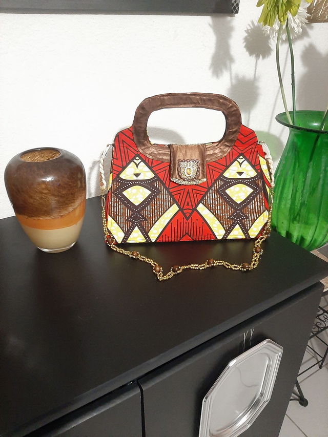 sac rigide rouge marron en tissu véritable wax