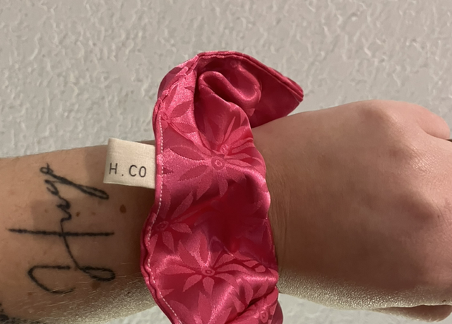 Chouchou en satin rose 