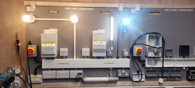 The Garage Combined Test & Inspection/Fault Diagnosis Rig
