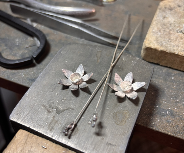 Boucles d’oreilles pendantes Narcisses des Poètes