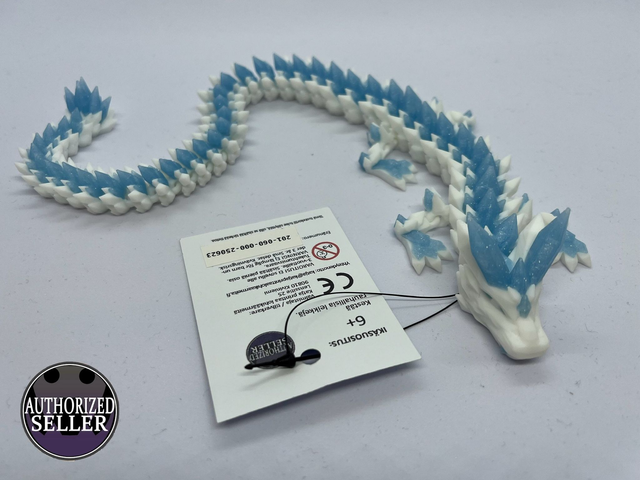 Valkopohjainen Crystal Dragon