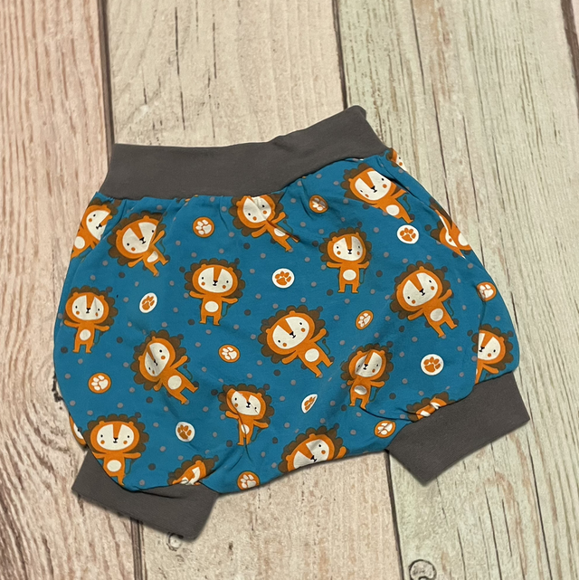 Sommershort, Größe 98, Löwe 
