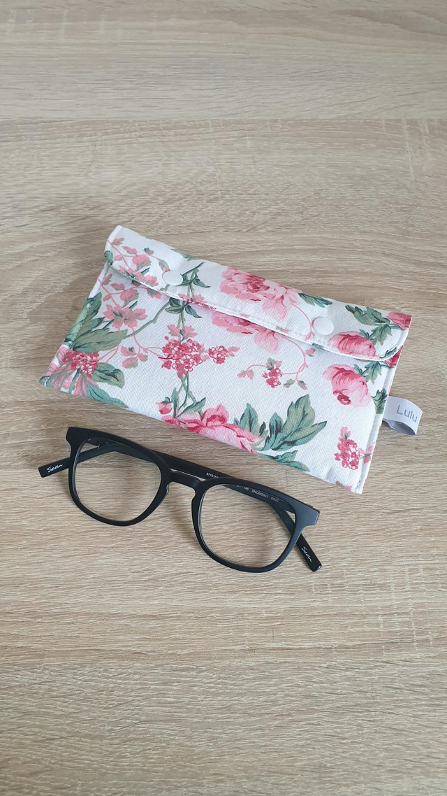 Étuis à lunettes ou téléphone ROSES