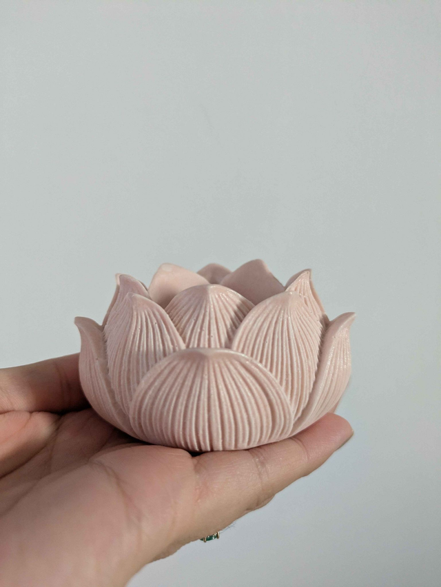 Fleur de lotus avec bougie LED