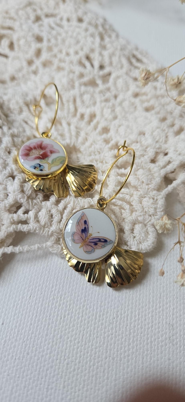 Paire de boucles d'oreilles - porcelaine de Limoges (manufacture Faroux) - acier inoxydable doré 