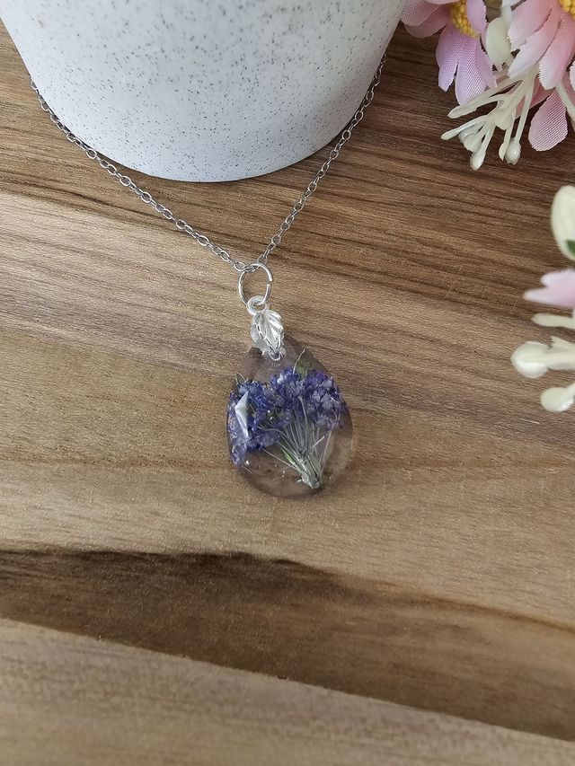 🌿 Collier Larmes de Nature -&quot;Éclosion Intemporelle&quot;– La délicatesse d’une fleur éternelle 🌿