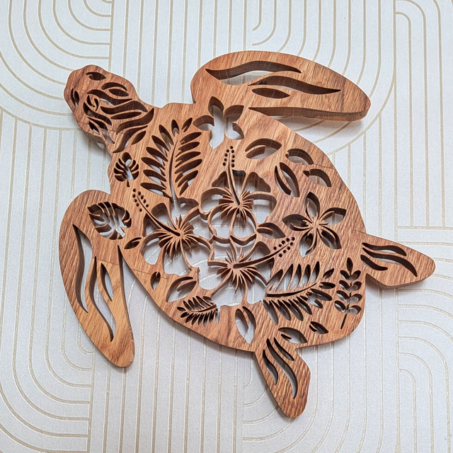 Tortue de mer Polynésie en chêne