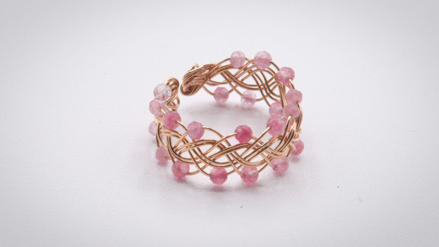 Bague ornée de tourmalines roses facettées