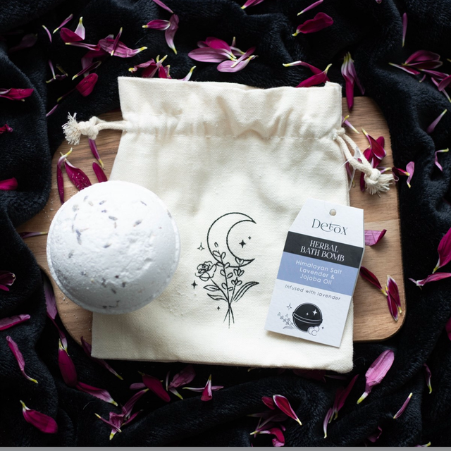 Detox herbal lavender bath bomb